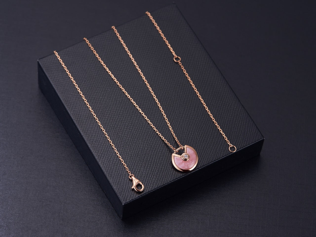 Miro AMULETTE ROSE GOLD PINK MOP NECKLACE