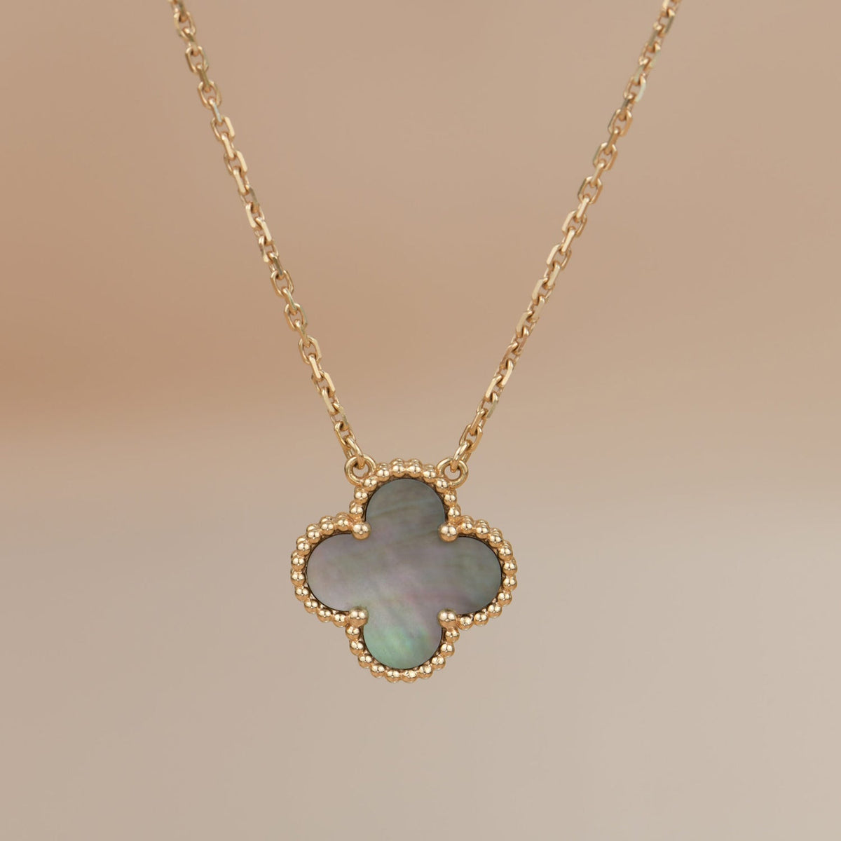 Miro CLOVER 15MM GRAY MOTHER OF PEARL NECKLACE