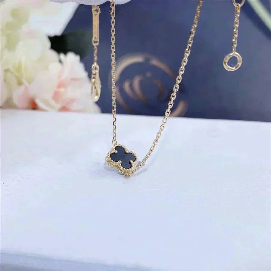 Miro CLOVER ONYX SINGLE FLOWER BRACELET