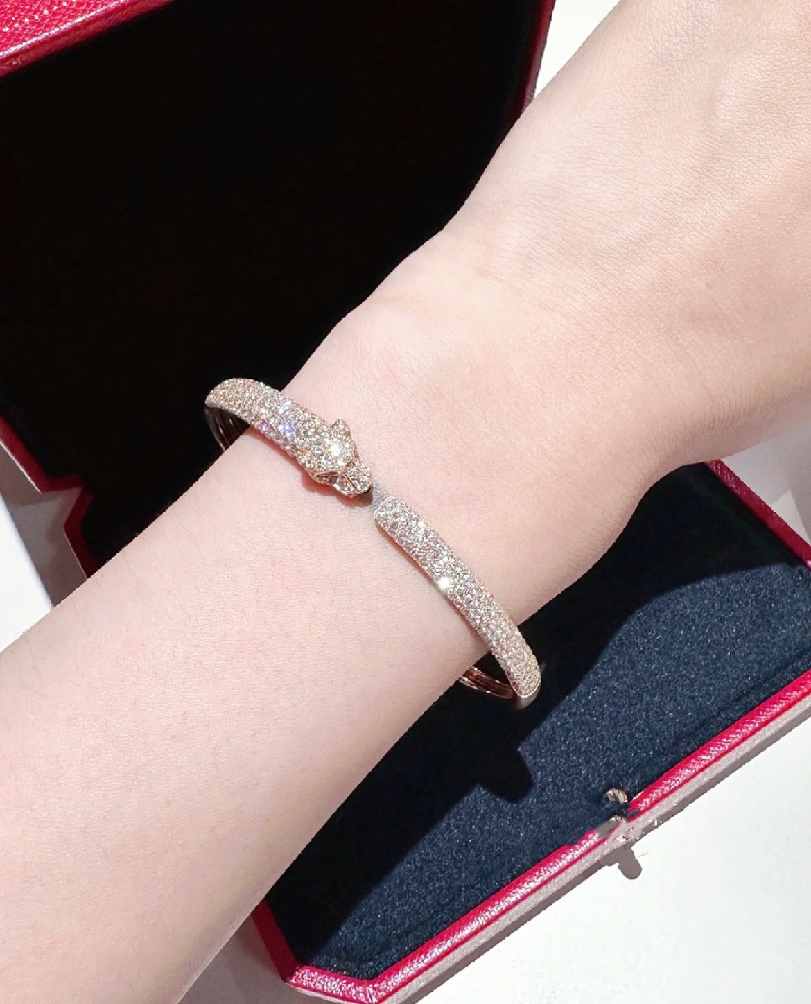 Miro PANTHERE FULL DIAMOND OPEN BRACELET