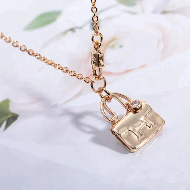 Miro AMULETTE PEDANT ROSE GOLD NECKLACE
