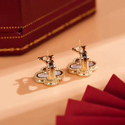 Miro CLOVER MEDIUM 1 MOTIFS  WHITE MOP STUD EARRINGS