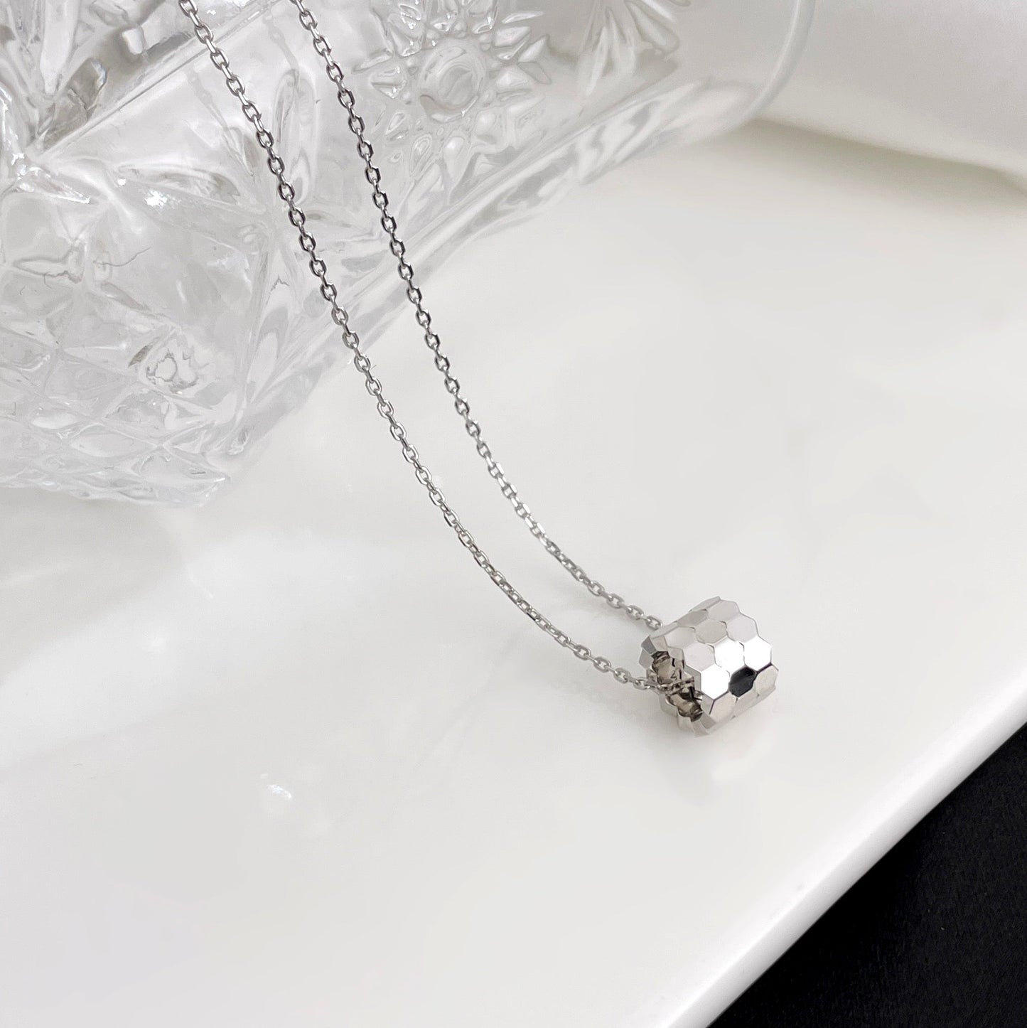 Miro BEE MINI NECKLACE