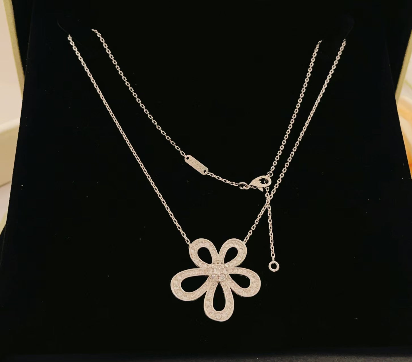Miro Big  FLOWER Silver DIAMOND NECKLACE