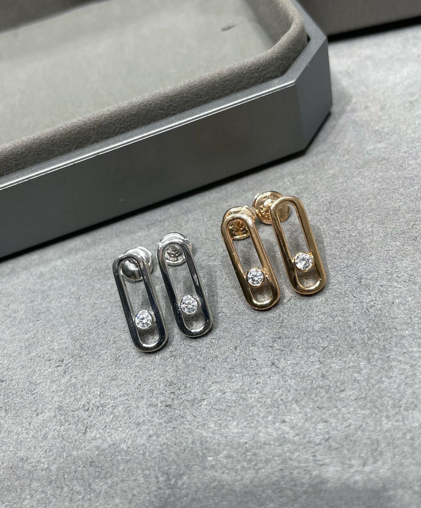 [Miro ]MOVE UNO SMALL 1 DIAMOND EARRINGS